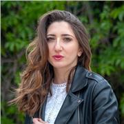 Sono una studentessa in ingegneria, iscritta all'ultimo anno di triennale, impartisco lezioni di materie tecnico scientifiche, tra cui 
Matematica 
Fisica 
Disegno tecnico 
Chimica